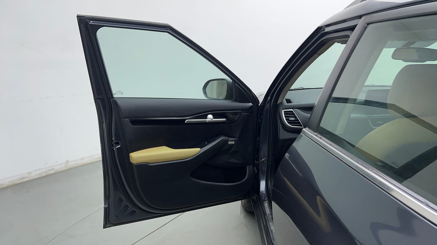 Used 2022 Kia Seltos HTX Plus 1.5 Diesel Diesel Manual interior LEFT FRONT DOOR OPEN VIEW