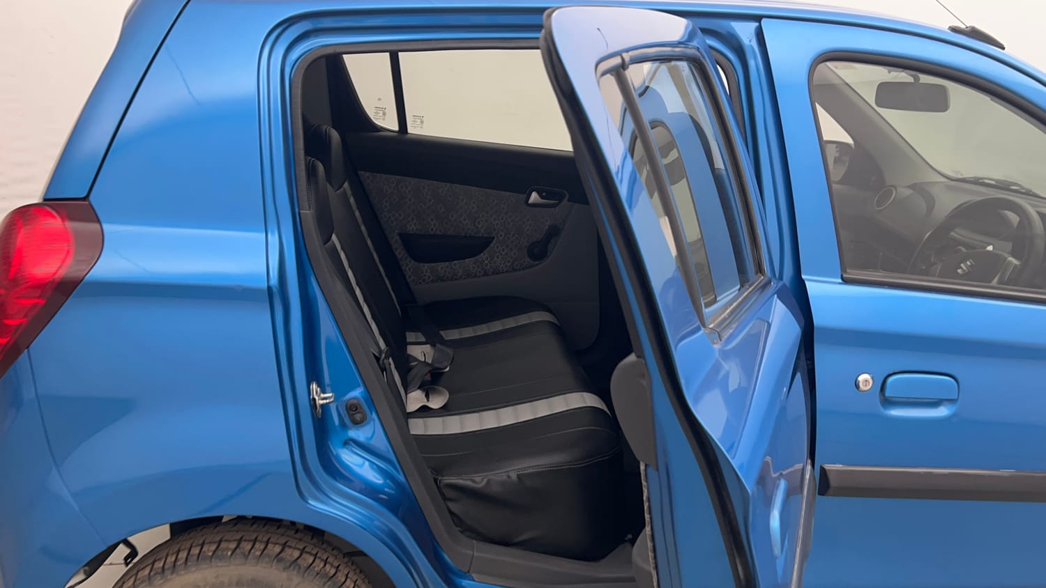 Used 2018 Maruti Suzuki Alto 800 VXi Petrol Manual interior RIGHT SIDE REAR DOOR CABIN VIEW