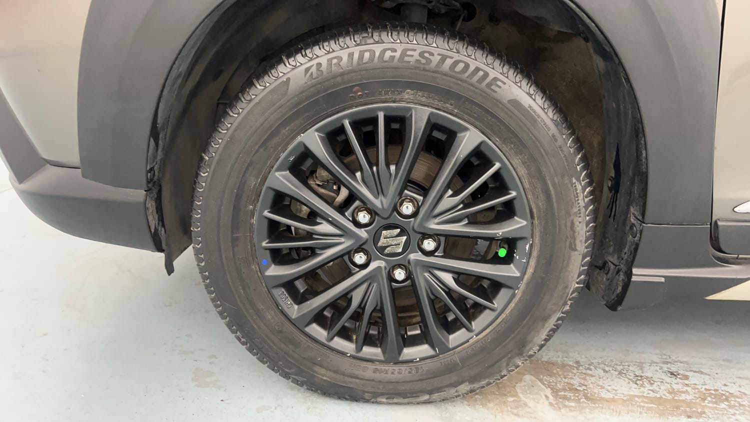Used 2022 Maruti Suzuki XL6 Zeta AT Petrol Petrol Automatic tyres LEFT FRONT TYRE RIM VIEW
