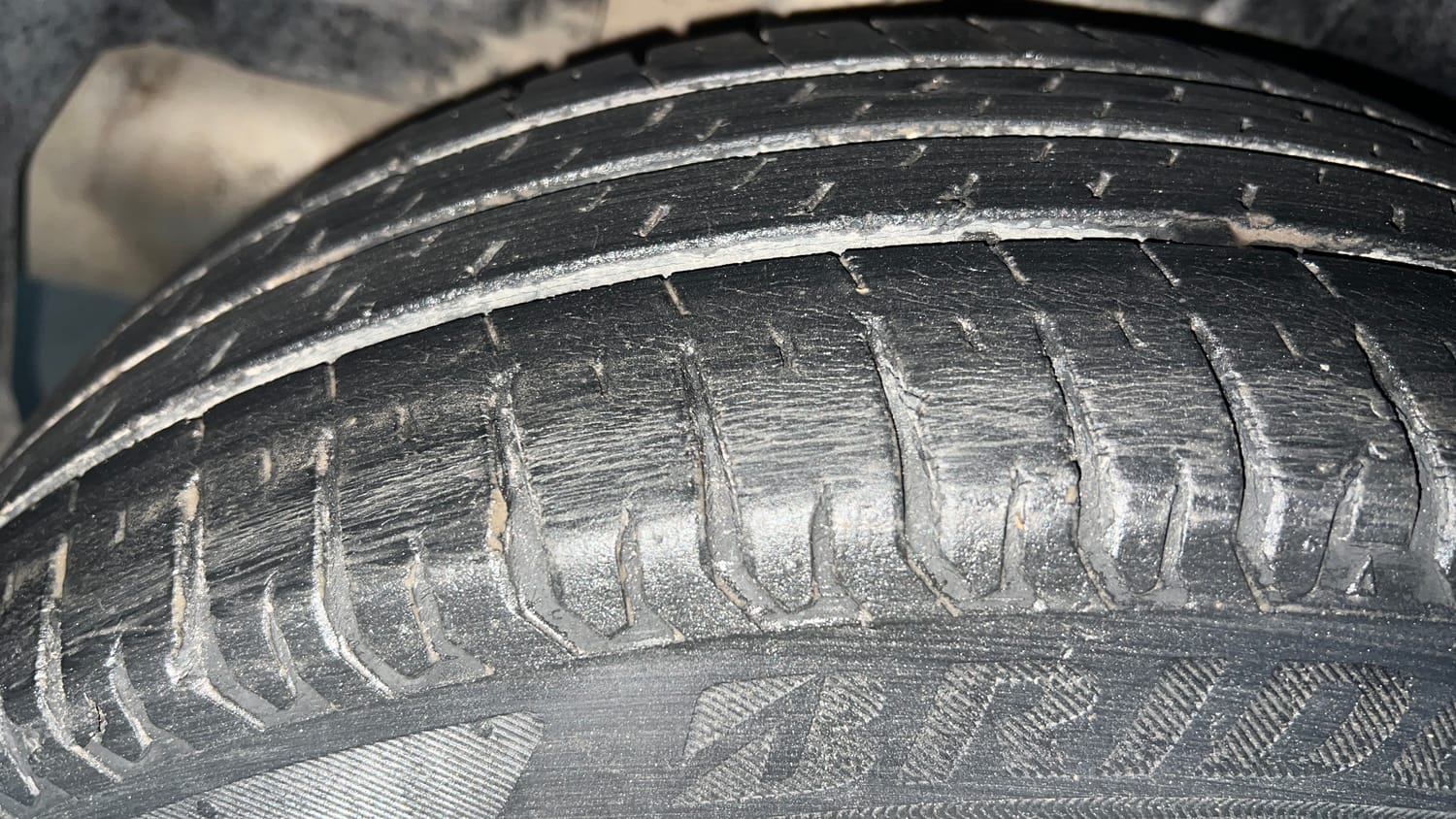Used 2020 Maruti Suzuki XL6 Zeta MT Petrol Petrol Manual tyres RIGHT REAR TYRE TREAD VIEW