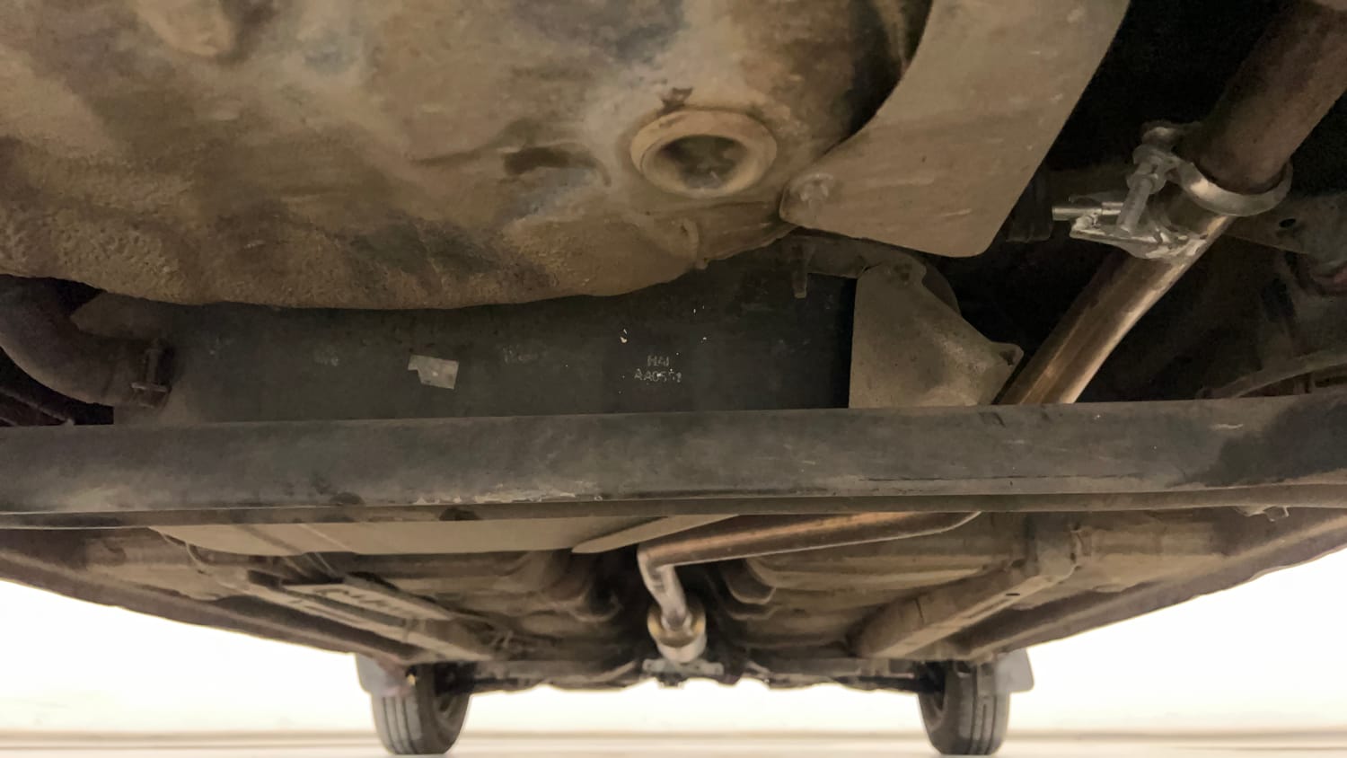 Used 2013 Hyundai i10 Sportz 1.2 AT Kappa2 Petrol Automatic extra REAR UNDERBODY VIEW (TAKEN FROM REAR)