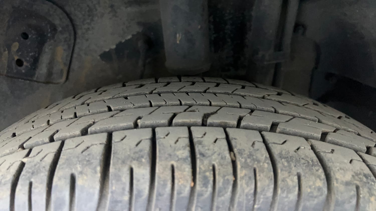 Used 2018 Tata Nexon XM Petrol Manual tyres LEFT REAR TYRE TREAD VIEW