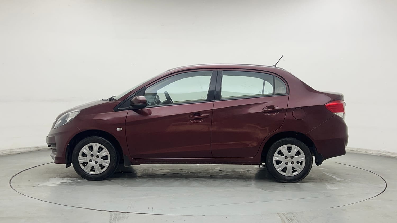 Used 2015 Honda Amaze 1.2 S i-VTEC Petrol Manual exterior LEFT SIDE VIEW