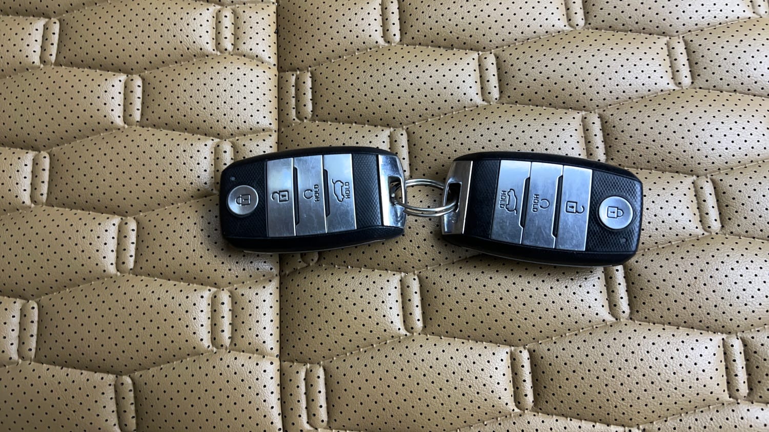 Used 2022 Kia Seltos HTX Plus 1.5 Diesel Diesel Manual extra CAR KEY VIEW