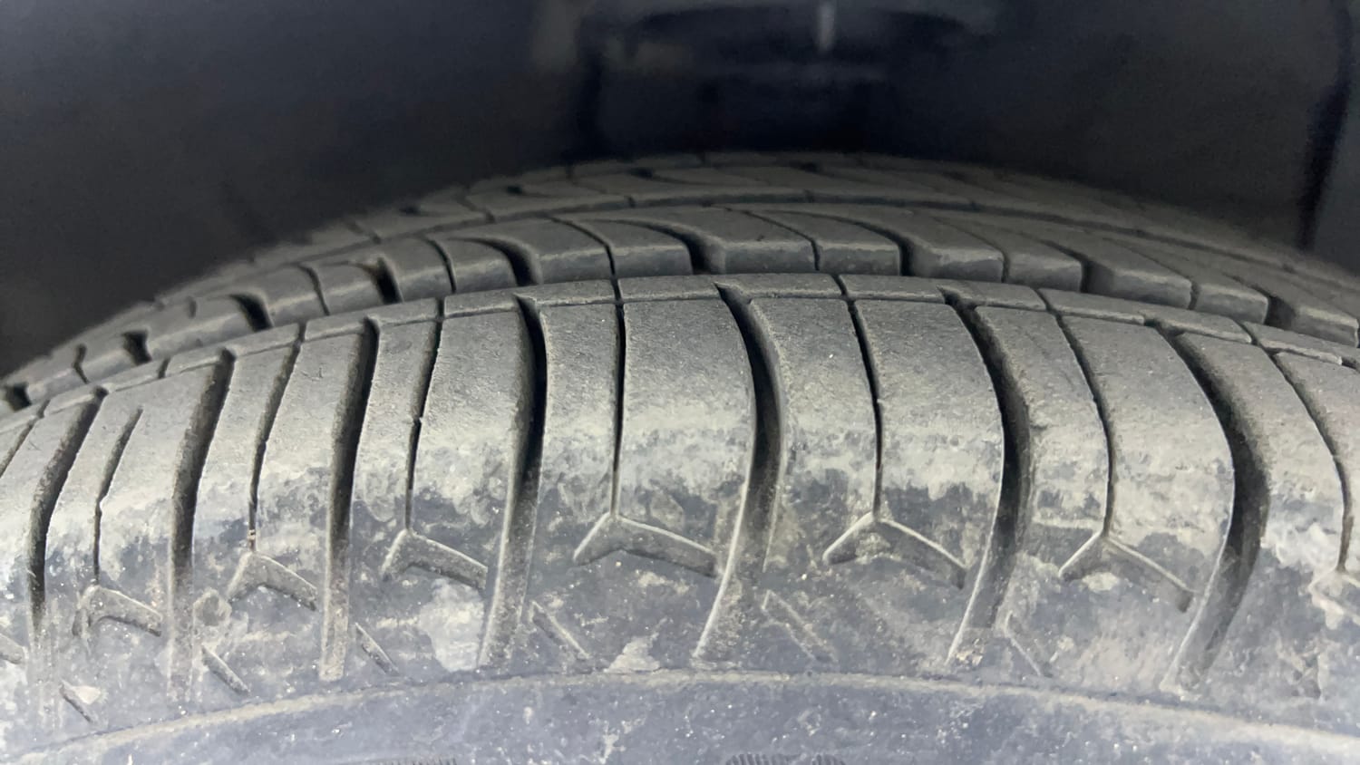Used 2018 Hyundai Grand i10 Sportz AT 1.2 Kappa VTVT Petrol Automatic tyres RIGHT FRONT TYRE TREAD VIEW