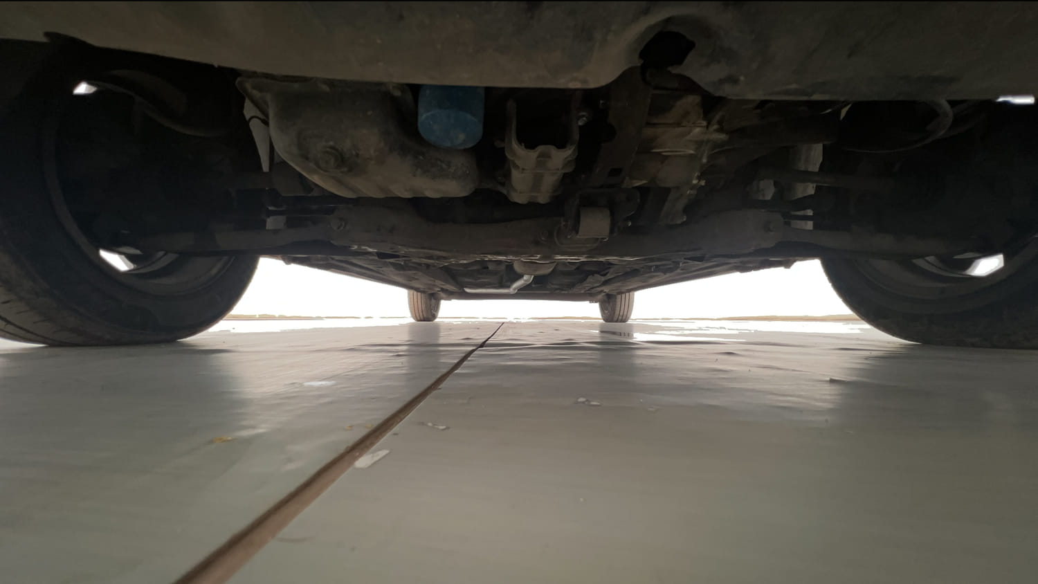 Used 2016 Hyundai Xcent SX 1.2 Petrol Manual extra FRONT LEFT UNDERBODY VIEW