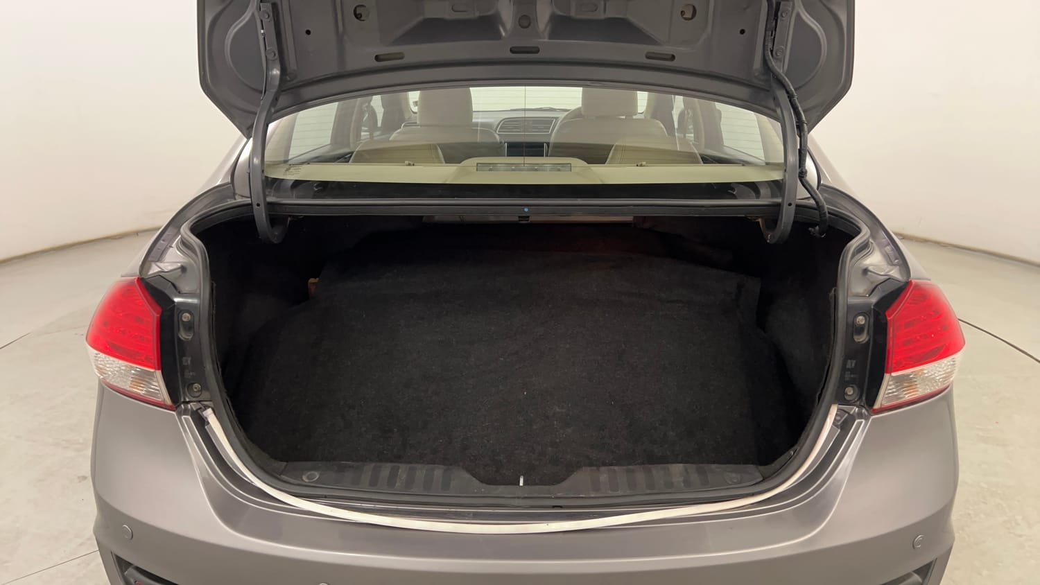 Used 2017 Maruti Suzuki Ciaz ZXI+ CNG (Outside Fitted) Cng Manual interior DICKY INSIDE VIEW