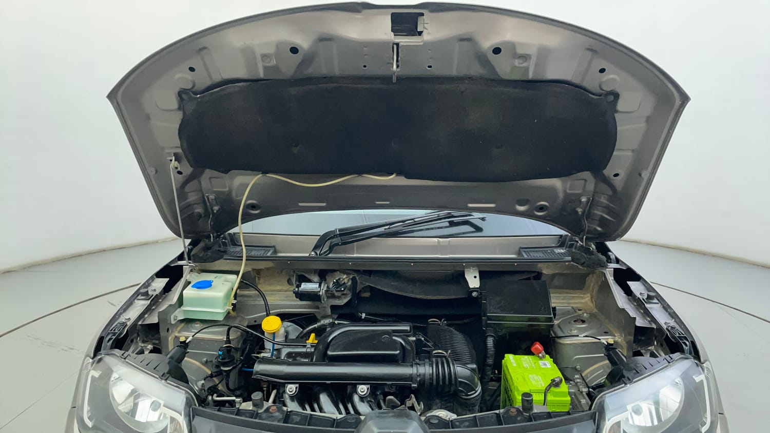 Used 2018 Renault Kwid 1.0 RXT AMT Opt Petrol Automatic engine ENGINE & BONNET OPEN FRONT VIEW