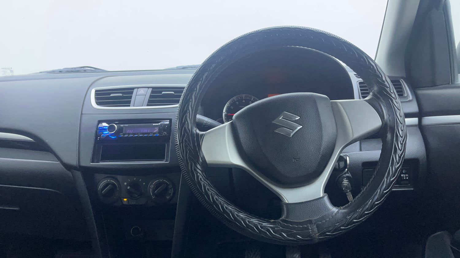Used 2013 Maruti Suzuki Swift VXi Petrol Manual interior STEERING VIEW