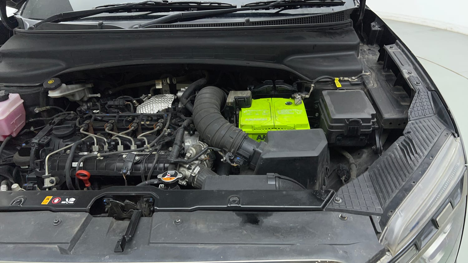 Used 2022 Hyundai Alcazar Signature (O) 7 Seater 1.5 Diesel AT Diesel Automatic engine ENGINE LEFT SIDE VIEW