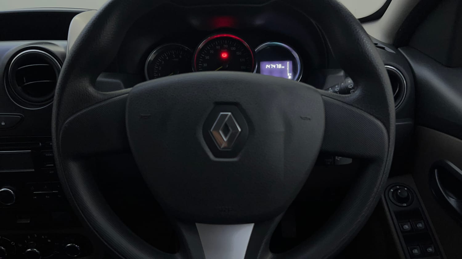 Used 2016 Renault Duster 110 PS RXL 4X2 MT Diesel Manual top_features Airbags