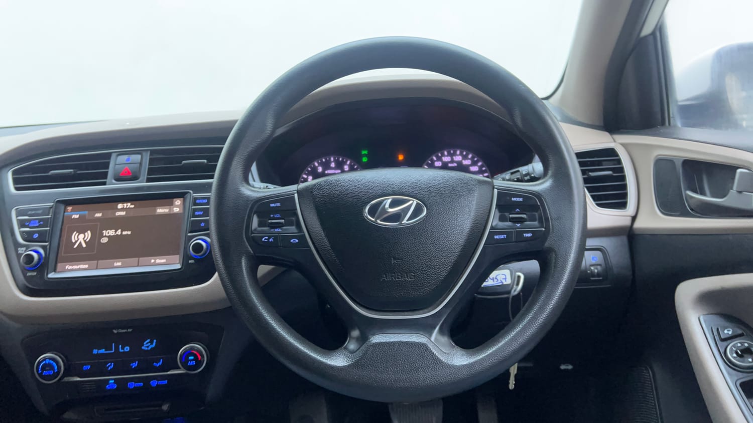 Used 2018 Hyundai Elite i20 Asta 1.2 AT Petrol Automatic interior STEERING VIEW