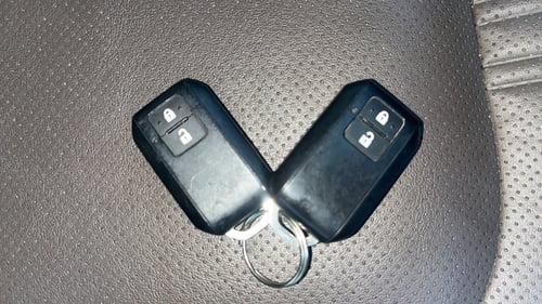 Used 2024 Toyota Urban Cruiser Hyryder V Hybrid Dual Tone Hybrid Automatic extra CAR KEY VIEW