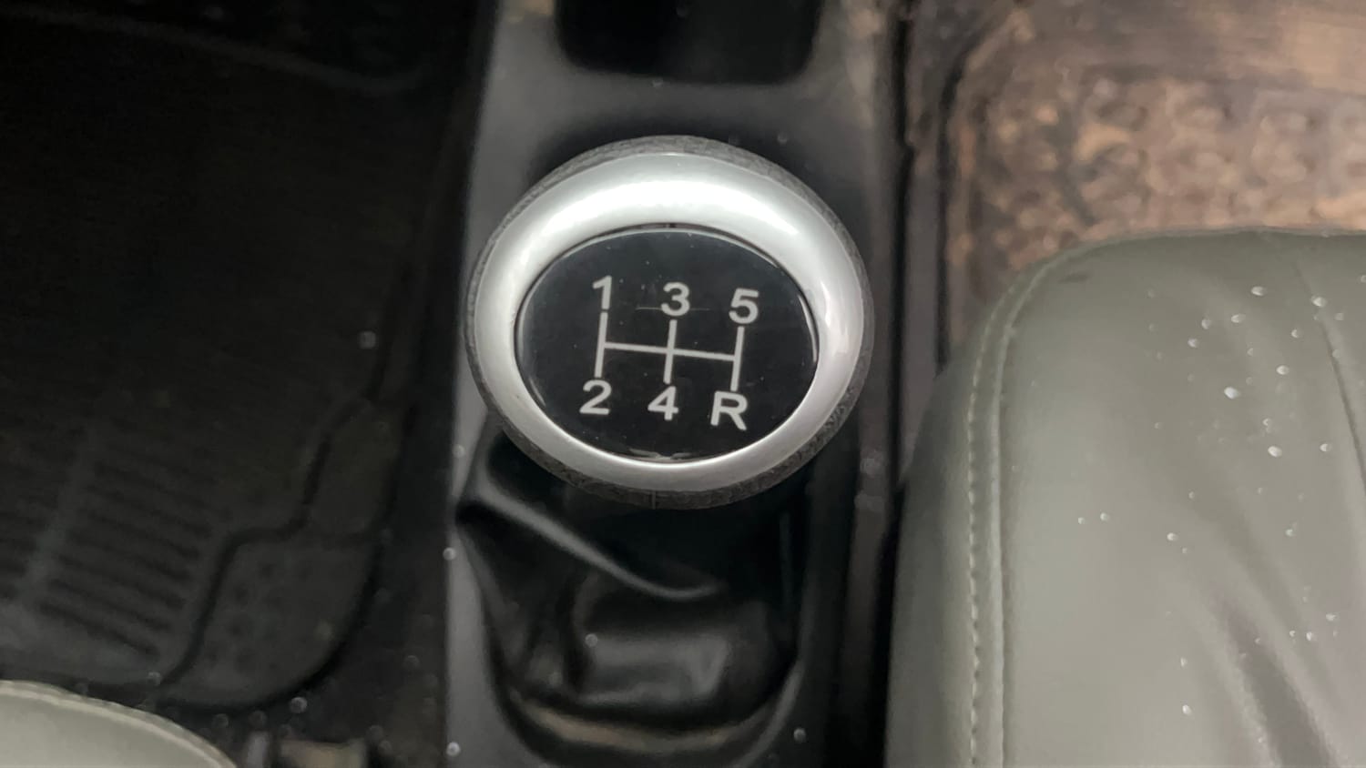 Used 2013 Maruti Suzuki Wagon R VXI Petrol Manual interior GEAR  KNOB VIEW