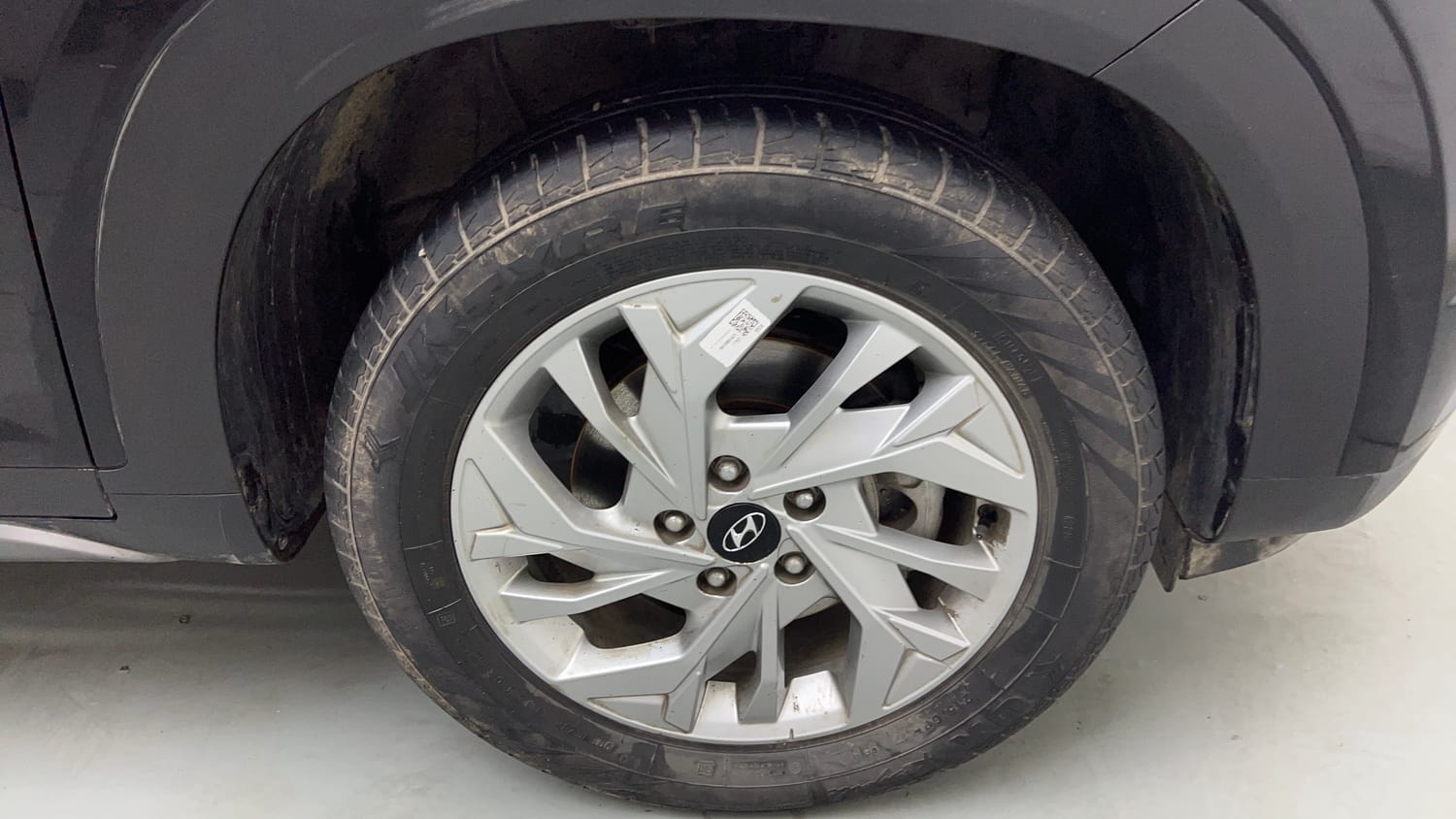 Used 2024 Hyundai Creta SX 1.5 Petrol IVT Petrol Automatic tyres RIGHT FRONT TYRE RIM VIEW