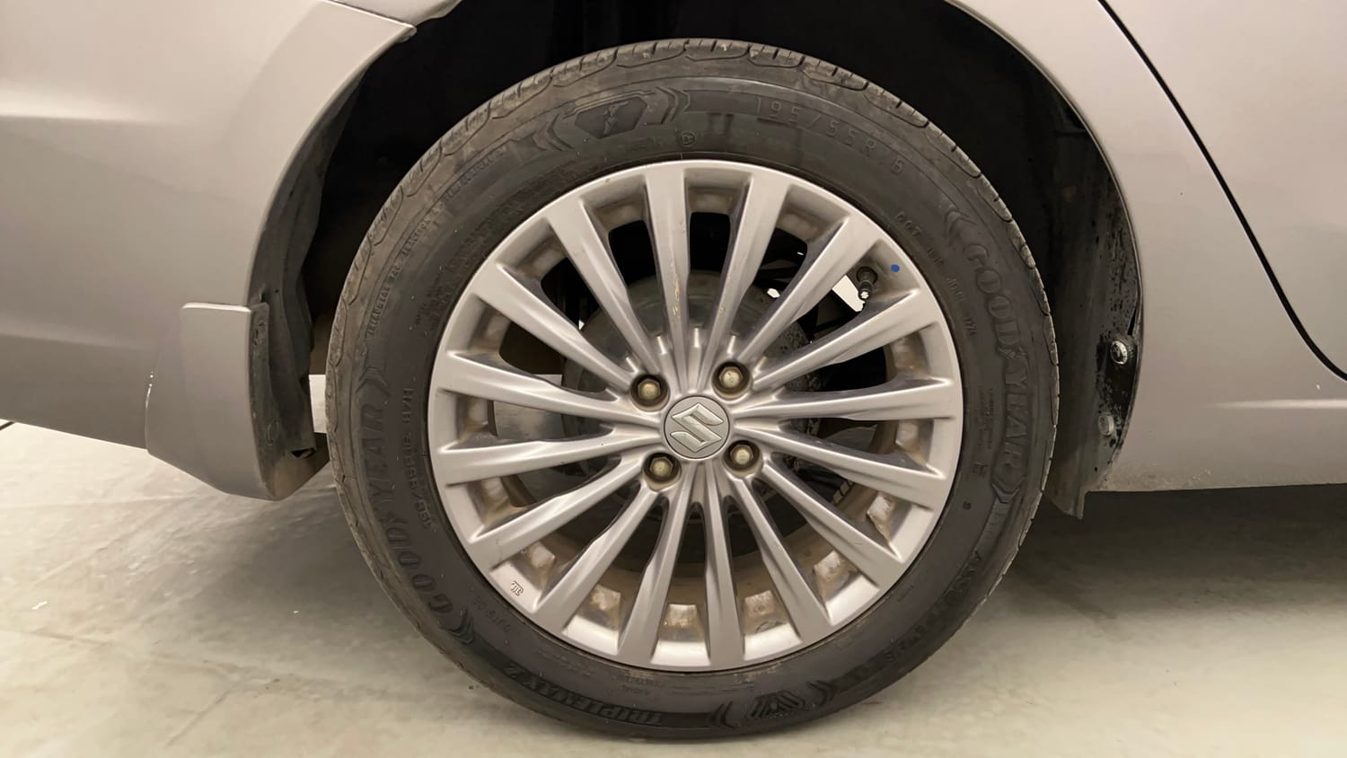 Used 2017 Maruti Suzuki Ciaz ZXI+ CNG (Outside Fitted) Cng Manual tyres RIGHT REAR TYRE RIM VIEW