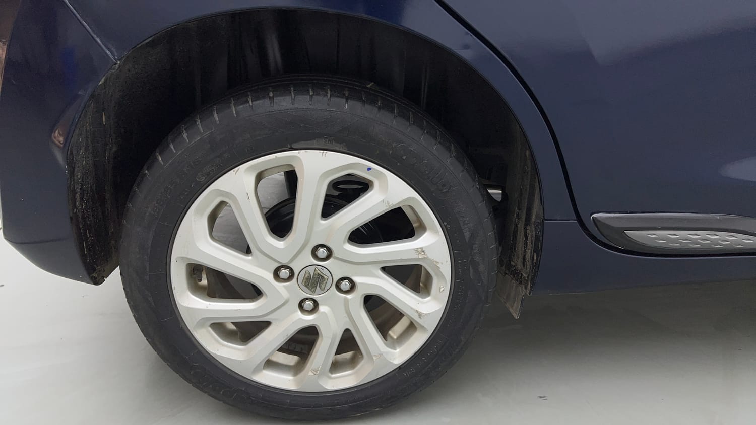 Used 2022 Maruti Suzuki Baleno Zeta MT Petrol Manual tyres RIGHT REAR TYRE RIM VIEW