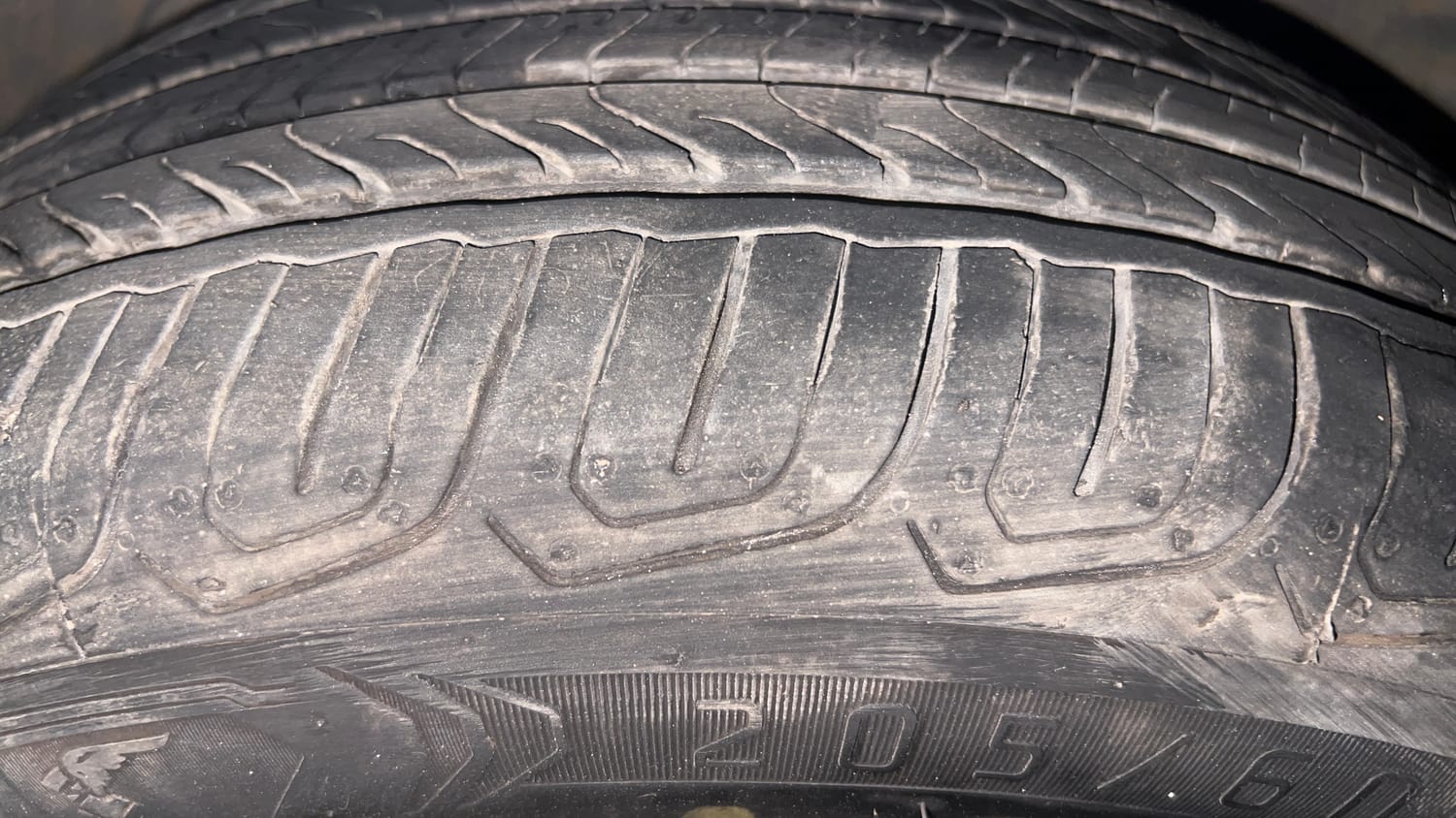 Used 2018 Ford EcoSport Titanium 1.5L TDCi Diesel Manual tyres LEFT FRONT TYRE TREAD VIEW