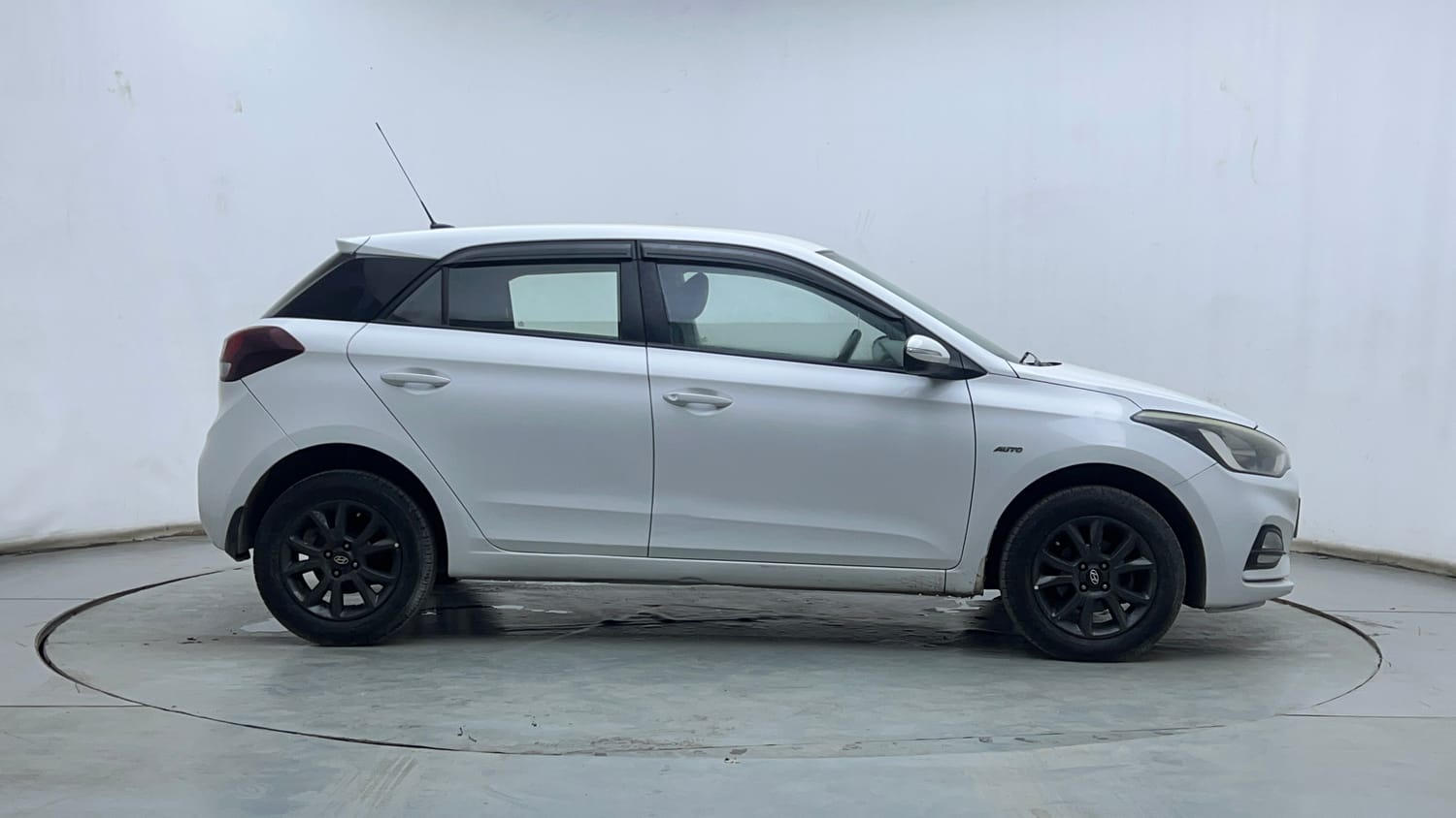 Used 2018 Hyundai Elite i20 Asta 1.2 AT Petrol Automatic exterior RIGHT SIDE VIEW