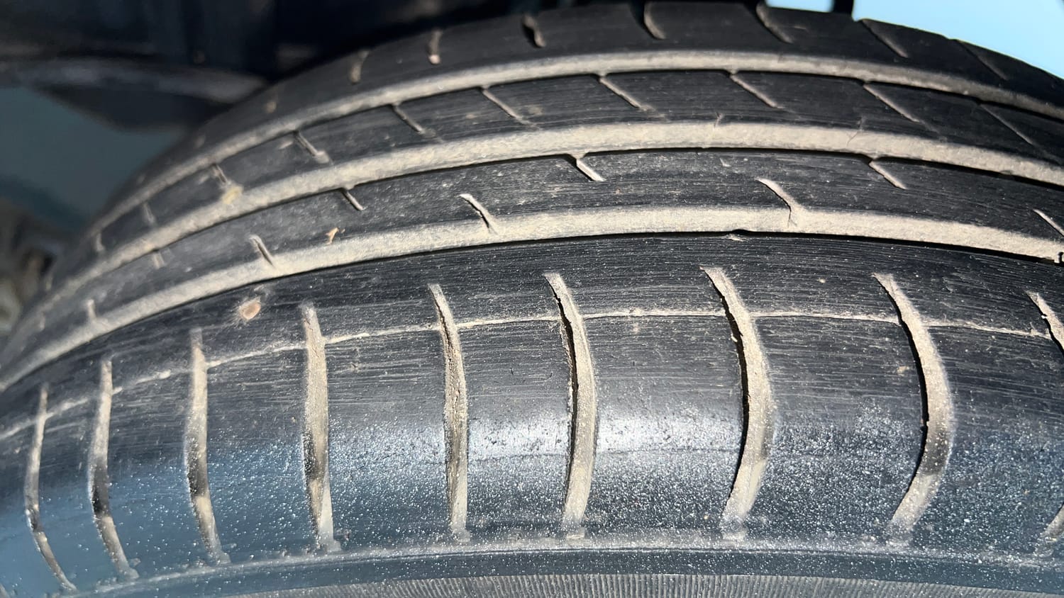 Used 2016 Maruti Suzuki Alto K10 LXi Petrol Manual tyres LEFT REAR TYRE TREAD VIEW
