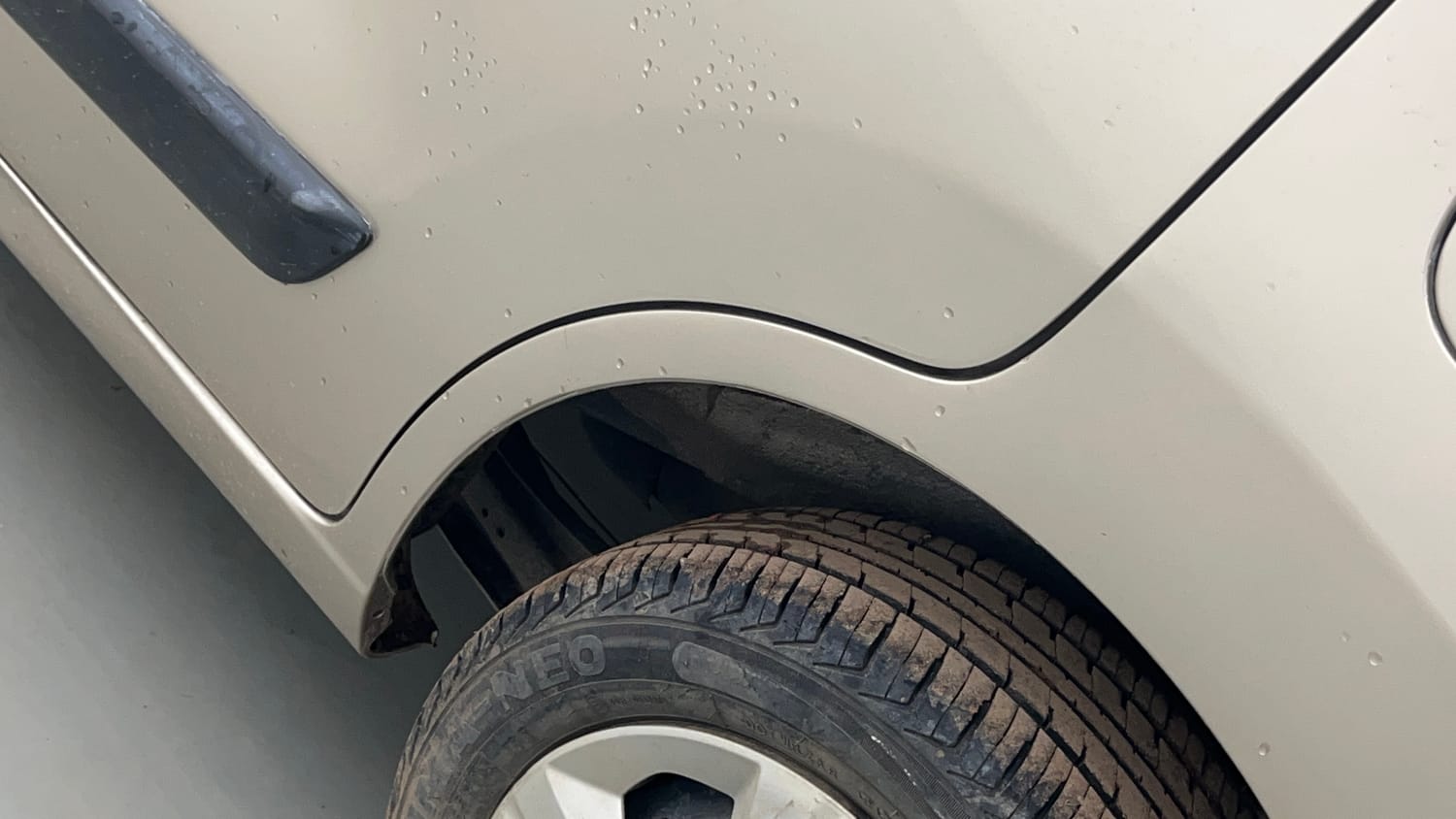 Used 2013 Maruti Suzuki Wagon R VXI Petrol Manual dents MINOR SCRATCH
