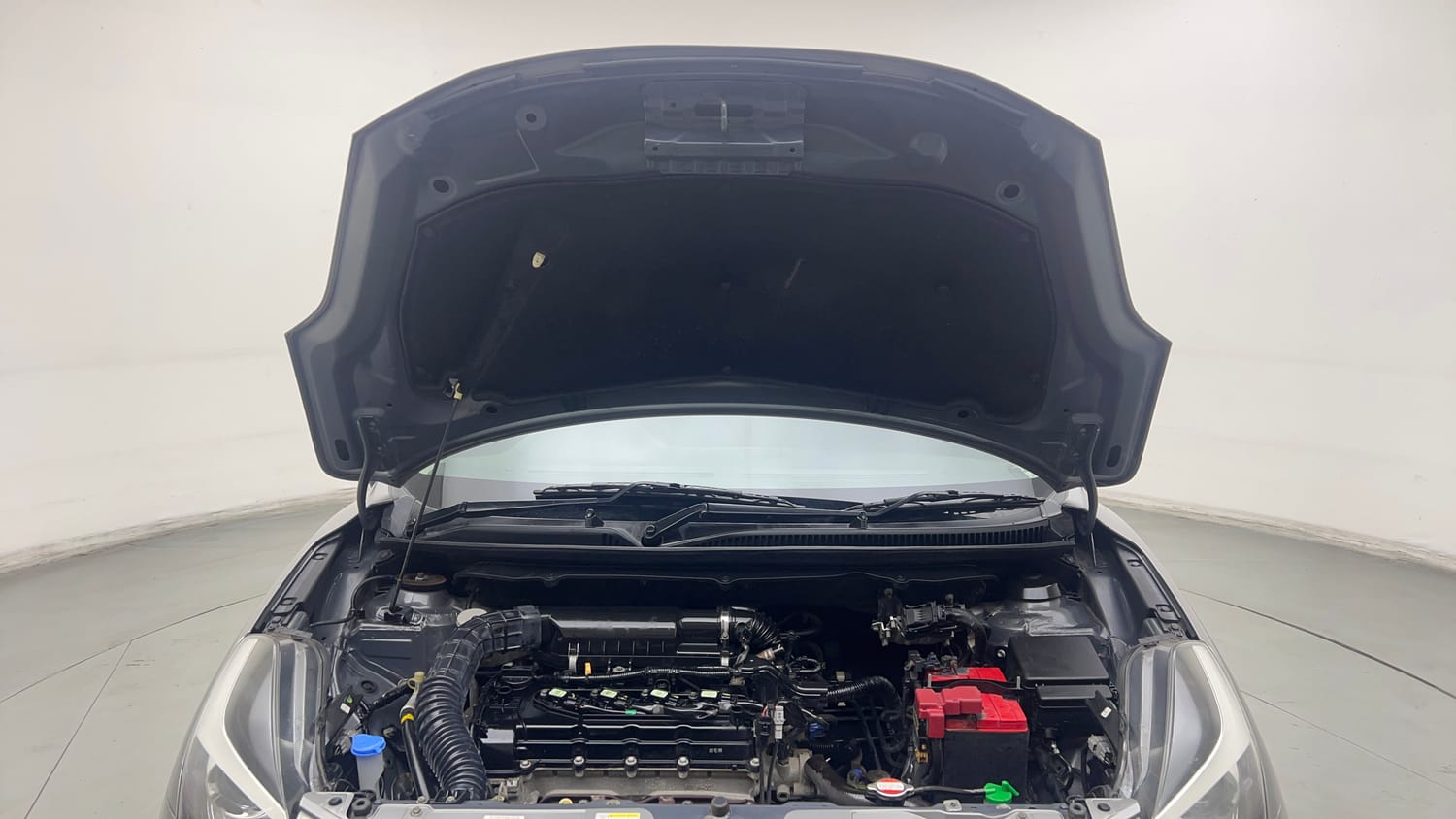 Used 2019 Maruti Suzuki Baleno Alpha Petrol Manual engine ENGINE & BONNET OPEN FRONT VIEW
