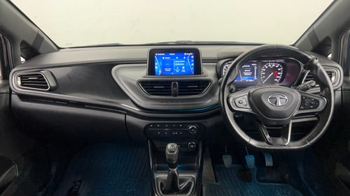 Used 2021 Tata Altroz XZ Plus i-Turbo Petrol Dark Edition Petrol Manual interior DASHBOARD VIEW