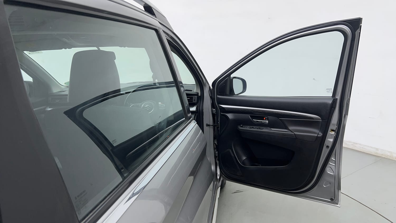 Used 2020 Maruti Suzuki XL6 Zeta MT Petrol Petrol Manual interior RIGHT FRONT DOOR OPEN VIEW