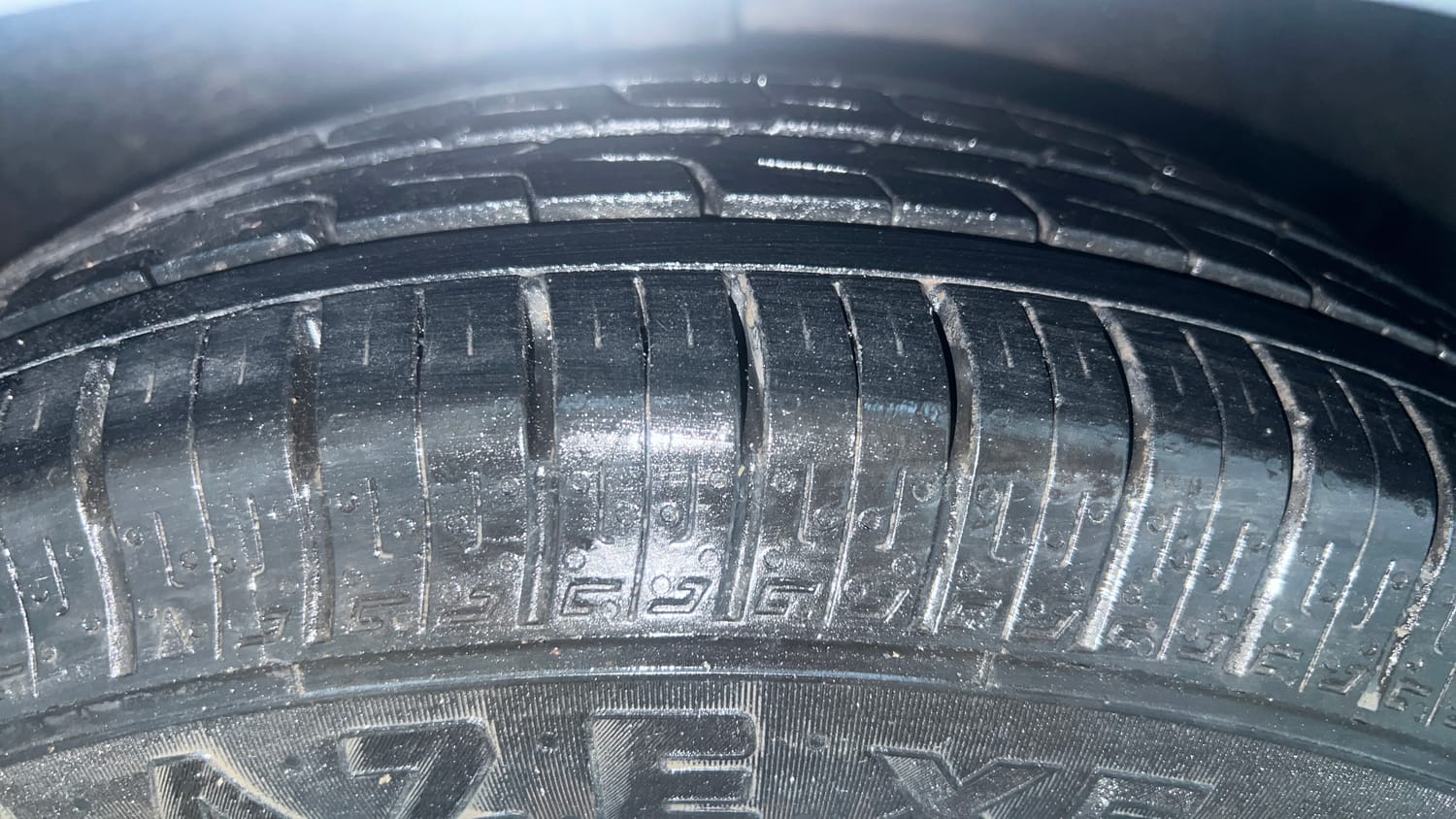 Used 2020 Hyundai Xcent S Petrol+cng(outside fitted) Cng Manual tyres RIGHT FRONT TYRE TREAD VIEW