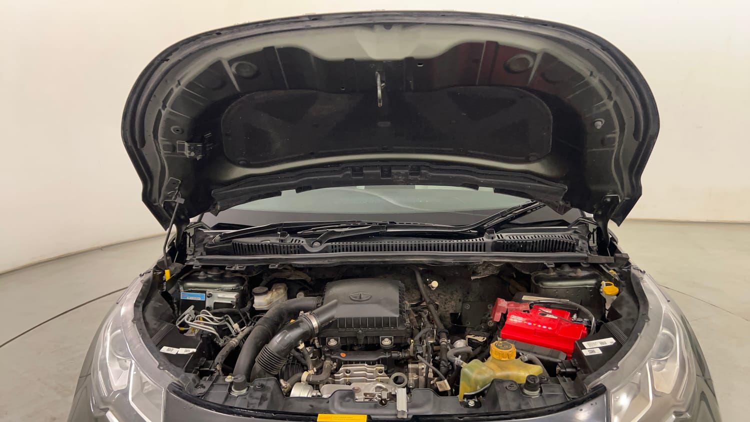 Used 2021 Tata Nexon XZ Plus (O) Petrol Manual engine ENGINE & BONNET OPEN FRONT VIEW