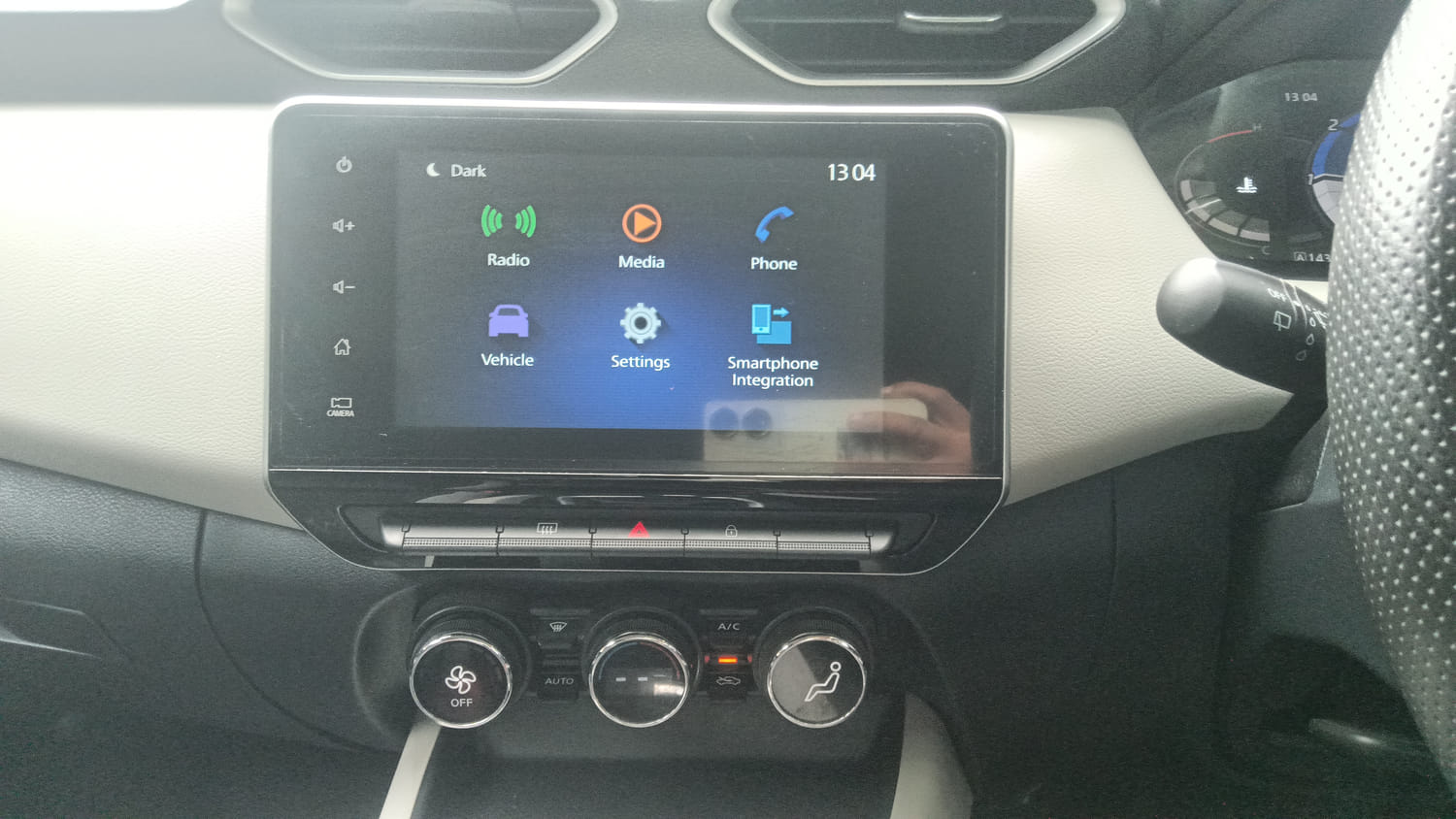 Used 2023 Nissan Magnite XV AMT Petrol Automatic interior MUSIC SYSTEM & AC CONTROL VIEW