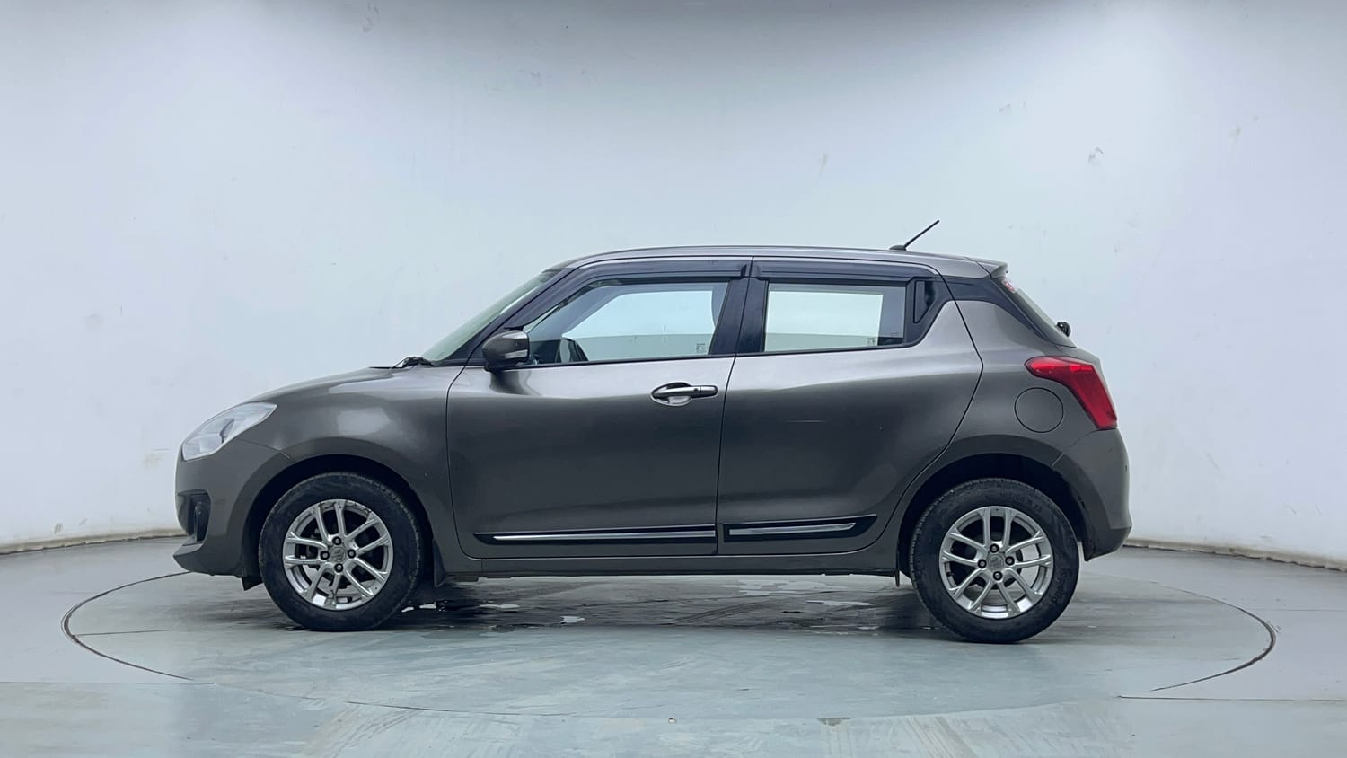 Used 2020 Maruti Suzuki Swift ZXi AMT Petrol Automatic exterior LEFT SIDE VIEW
