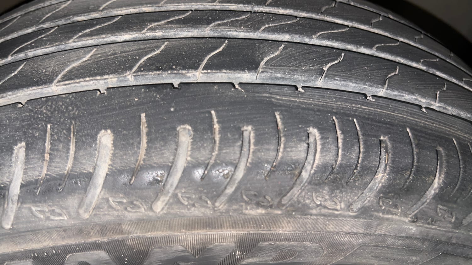 Used 2022 Renault Kiger RXZ 1.0 Turbo MT Petrol Manual tyres RIGHT FRONT TYRE TREAD VIEW