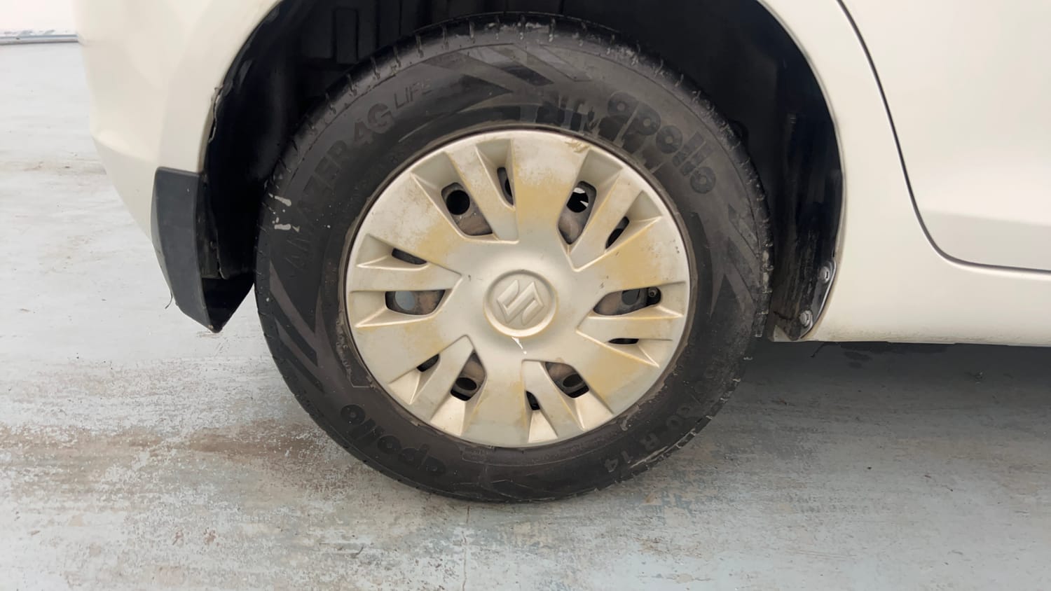 Used 2013 Maruti Suzuki Swift VXi Petrol Manual tyres RIGHT REAR TYRE RIM VIEW