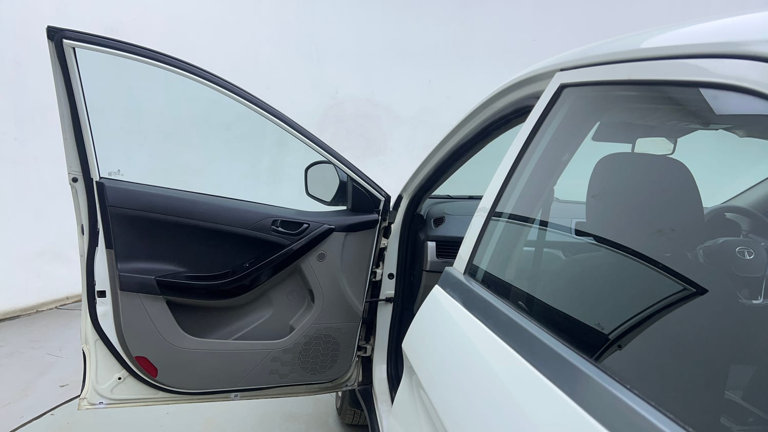 Used 2018 Tata Nexon XM Petrol Manual interior LEFT FRONT DOOR OPEN VIEW