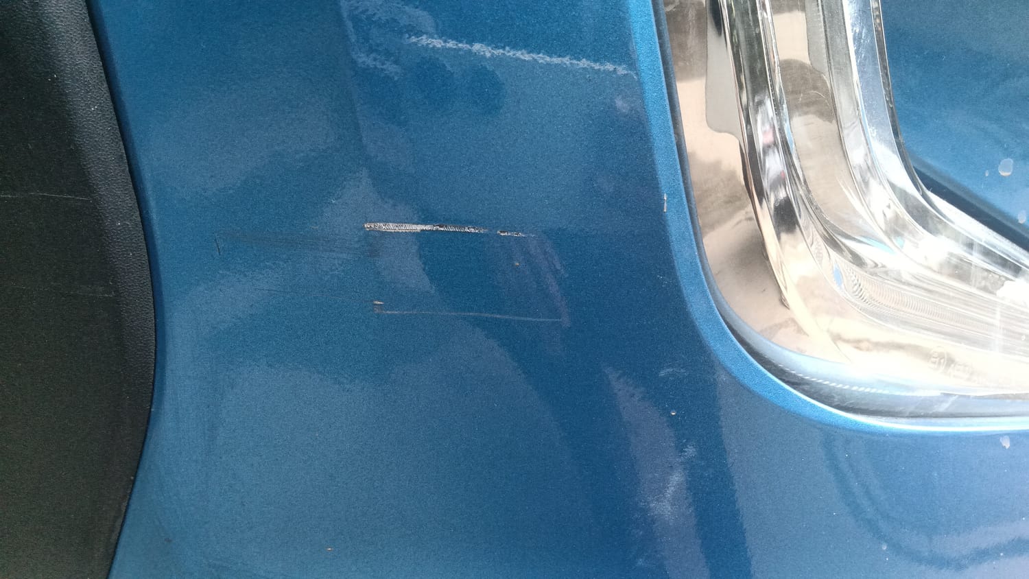 Used 2023 Nissan Magnite XV AMT Petrol Automatic dents MINOR SCRATCH