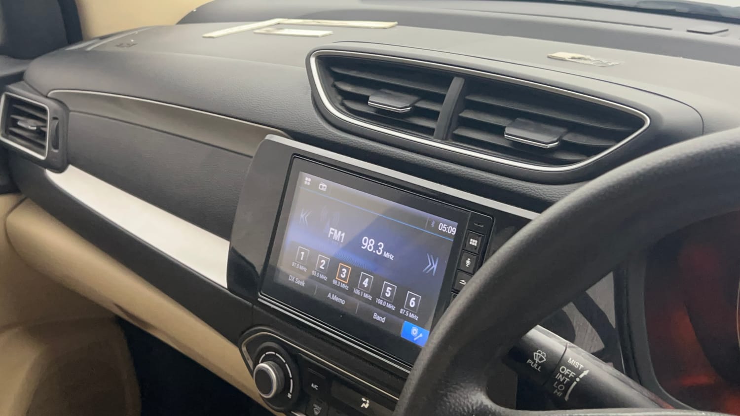 Used 2021 Honda Amaze VX MT 1.2 Petrol Petrol Manual top_features Touch screen infotainment system