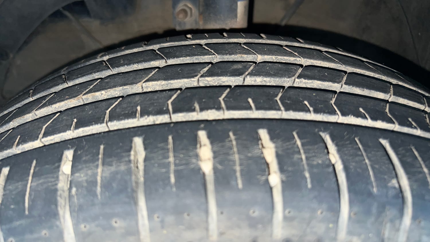 Used 2024 Toyota Glanza G AMT Petrol Automatic tyres LEFT FRONT TYRE TREAD VIEW