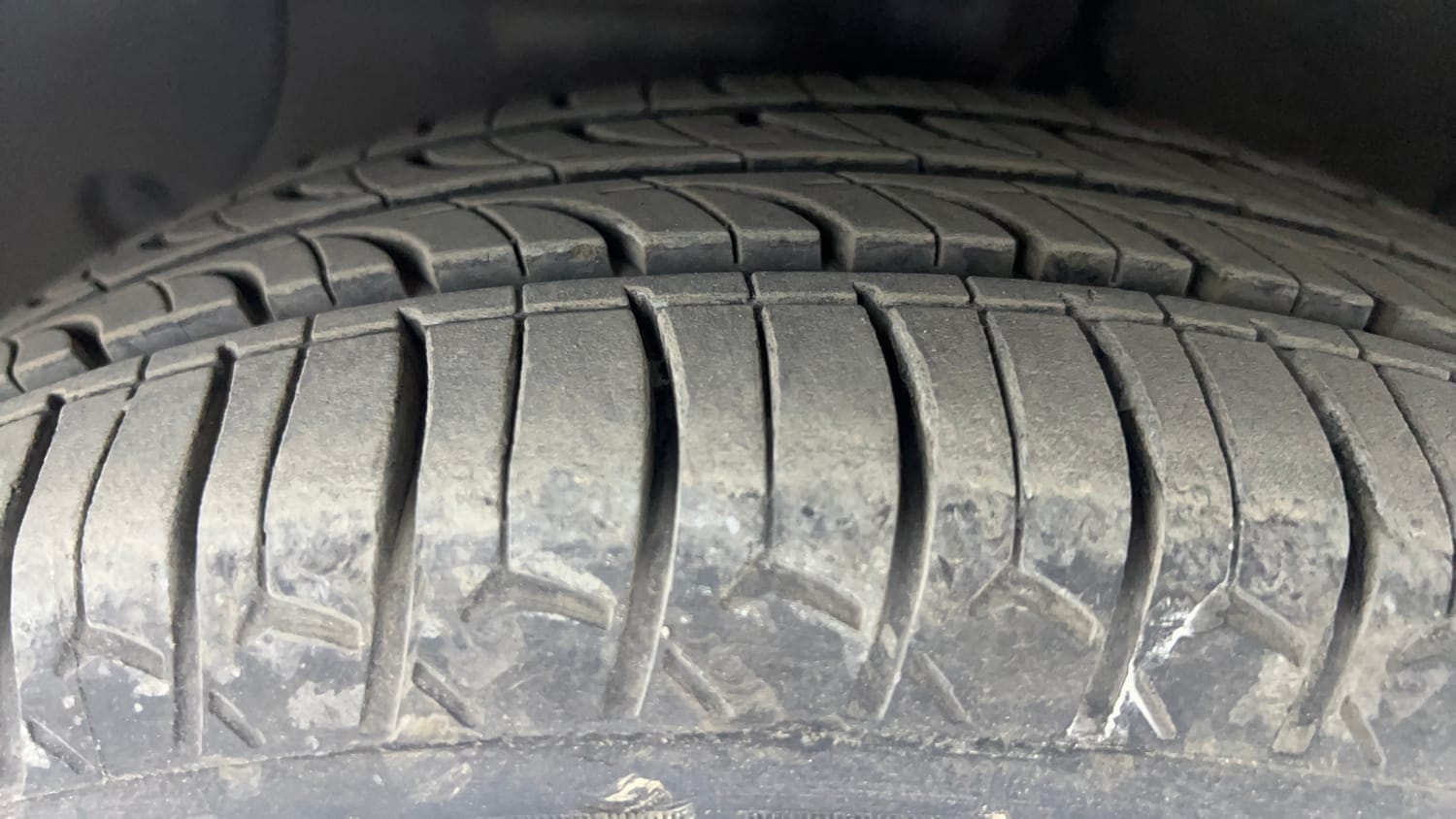 Used 2018 Hyundai Grand i10 Sportz AT 1.2 Kappa VTVT Petrol Automatic tyres LEFT FRONT TYRE TREAD VIEW