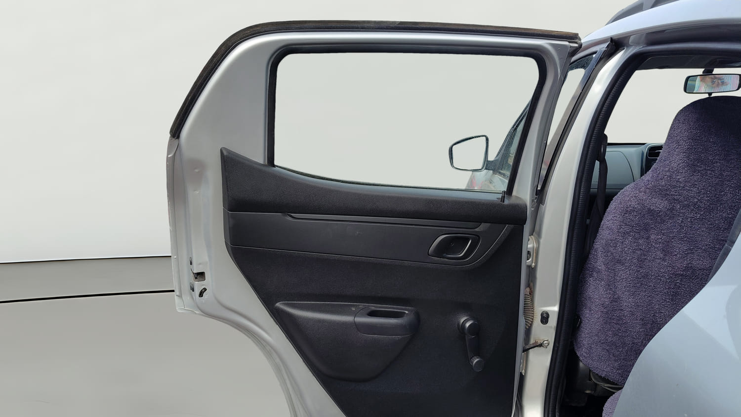 Used 2017 Renault Kwid RXT Opt Petrol Manual interior LEFT REAR DOOR OPEN VIEW