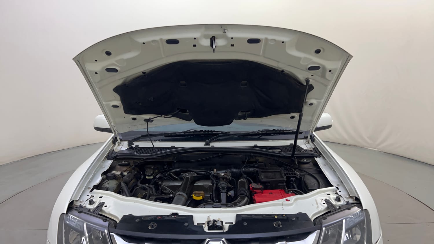 Used 2016 Renault Duster 110 PS RXL 4X2 MT Diesel Manual engine ENGINE & BONNET OPEN FRONT VIEW