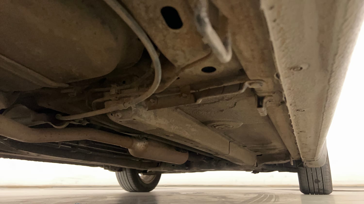 Used 2017 Maruti Suzuki Ciaz ZXI+ CNG (Outside Fitted) Cng Manual extra REAR RIGHT UNDERBODY VIEW