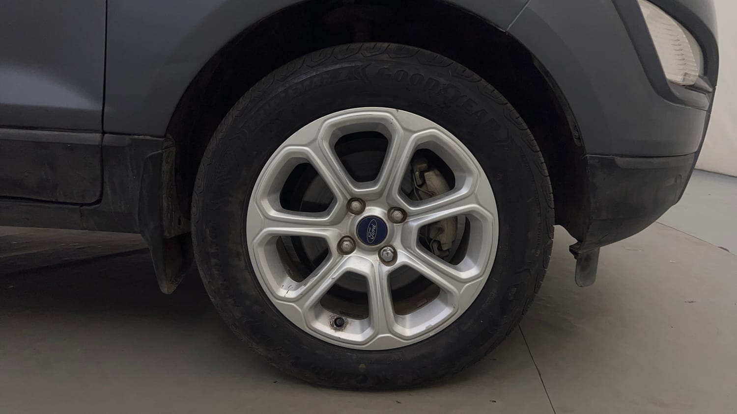 Used 2018 Ford EcoSport Titanium 1.5L TDCi Diesel Manual tyres RIGHT FRONT TYRE RIM VIEW