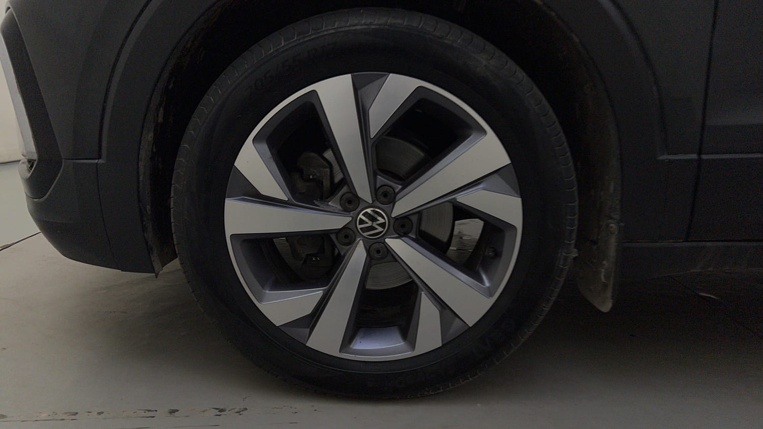 Used 2022 Volkswagen Taigun Topline 1.0 TSI MT Petrol Manual tyres LEFT FRONT TYRE RIM VIEW