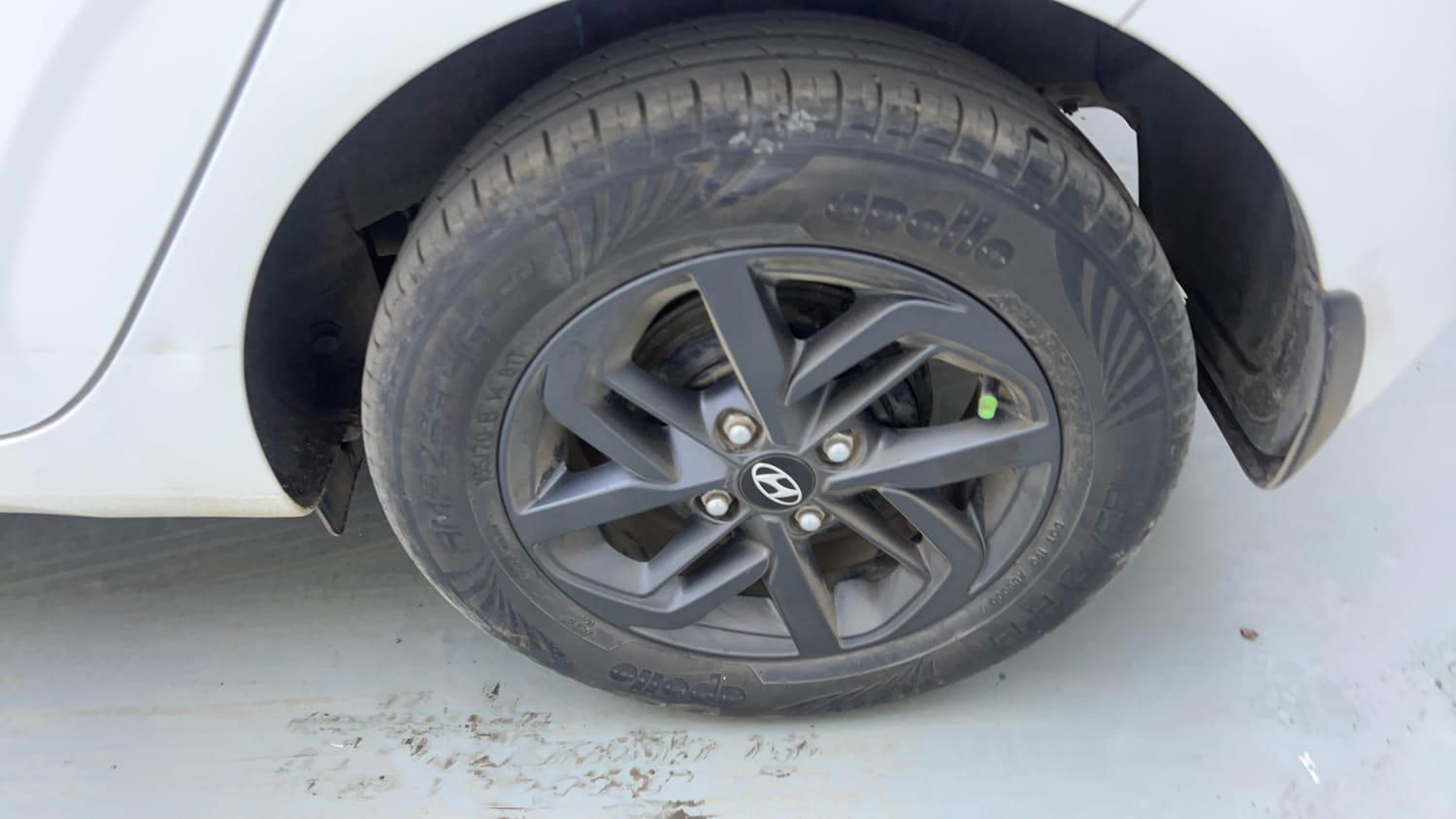 Used 2022 Hyundai Grand i10 Nios Sportz U2 1.2 CRDi Diesel Manual tyres LEFT REAR TYRE RIM VIEW