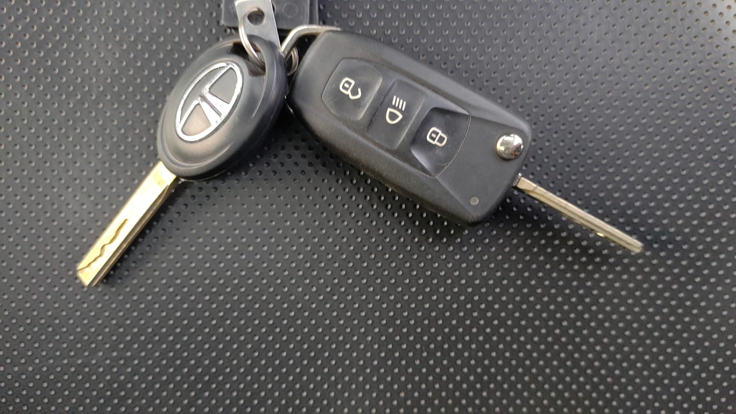 Used 2023 Tata Nexon XMA (S) Diesel Diesel Automatic extra CAR KEY VIEW