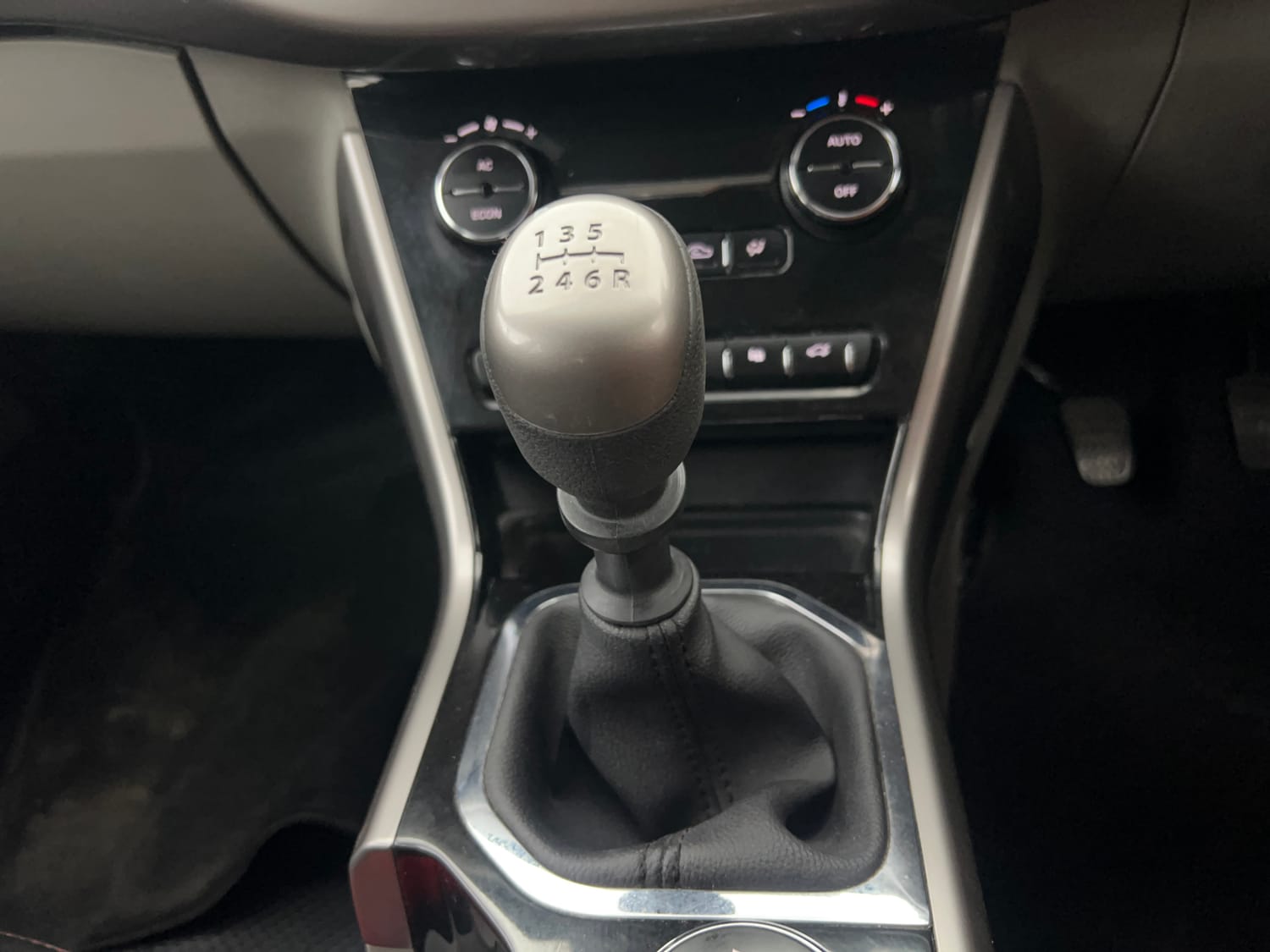 Used 2019 Tata Nexon XZ Plus Diesel Diesel Manual interior GEAR  KNOB VIEW