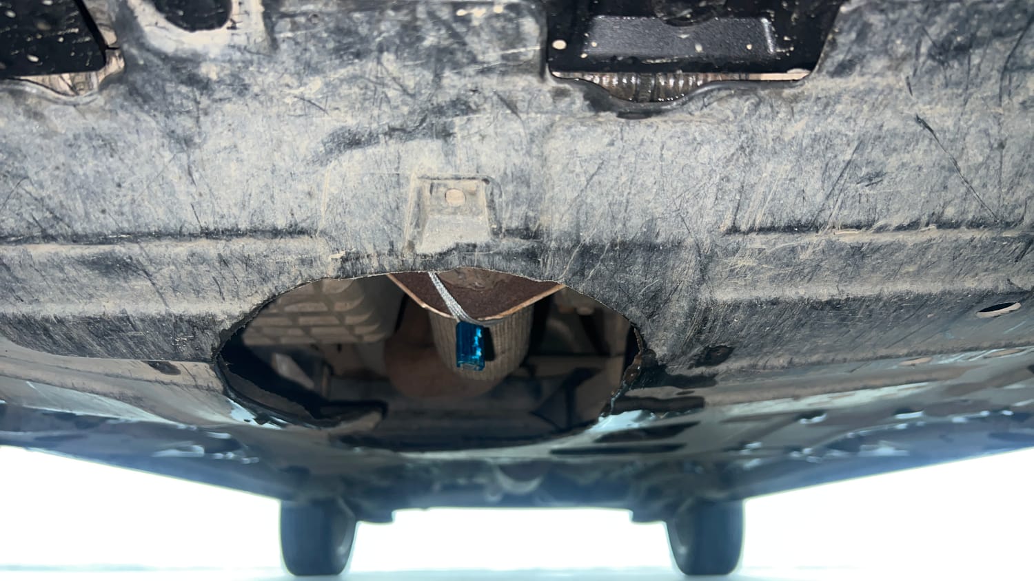Used 2022 Mahindra XUV 300 W8 1.5 Diesel Diesel Manual extra FRONT LEFT UNDERBODY VIEW