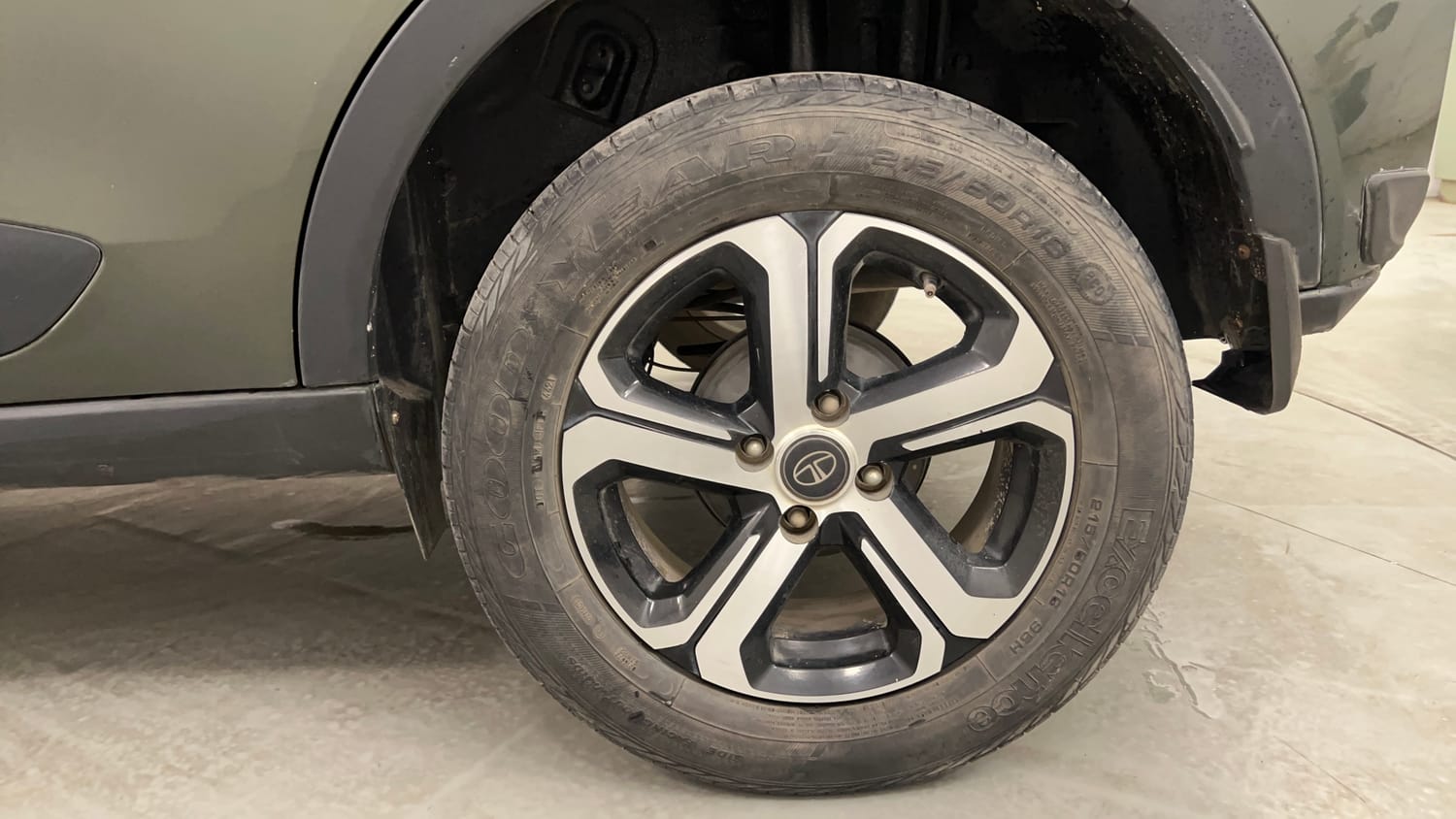 Used 2021 Tata Nexon XZ Plus (O) Petrol Manual tyres LEFT REAR TYRE RIM VIEW