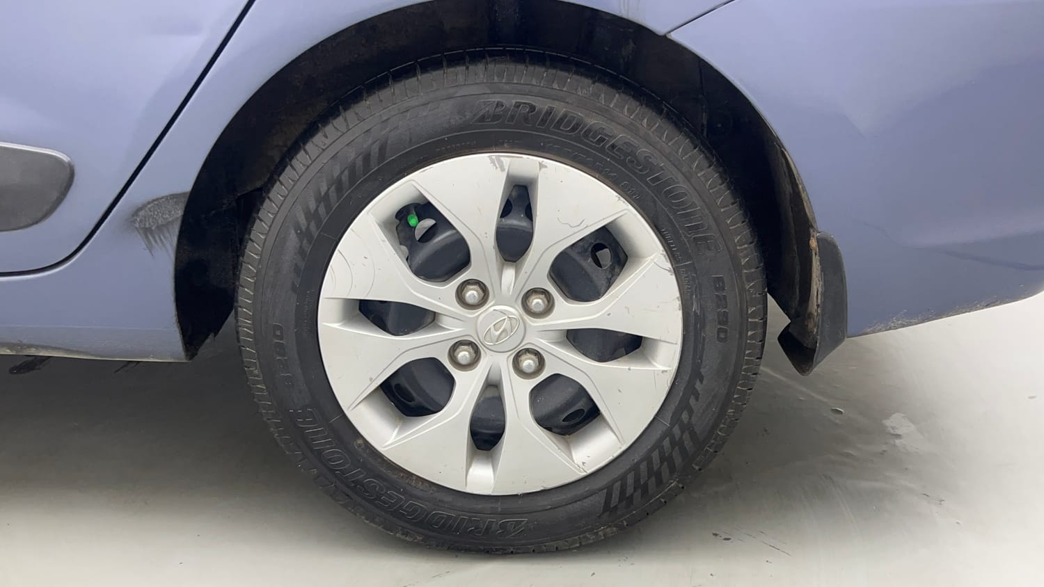 Used 2014 Hyundai Xcent S 1.2 Petrol Manual tyres LEFT REAR TYRE RIM VIEW
